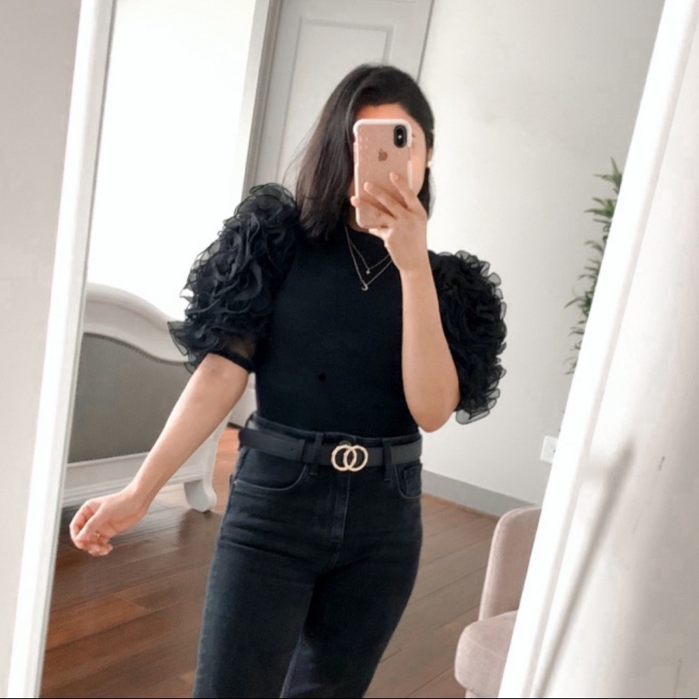 Statement sleeves knitted top